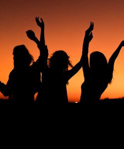 TanzendeHändezumLicht-Beten